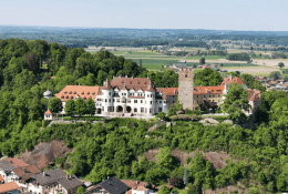 Schloss Neubeuern Фото 1